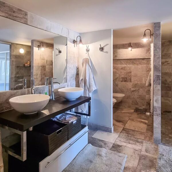 Propriété Familiale Le Cannet: 8 bedrooms, private park, reception rooms, six bedrooms, independent studio