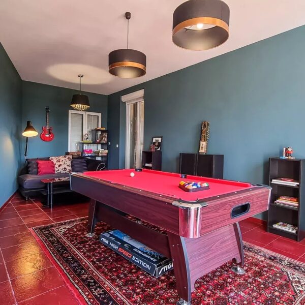 Propriété Familiale Le Cannet: 8 bedrooms, private park, reception rooms, six bedrooms, independent studio