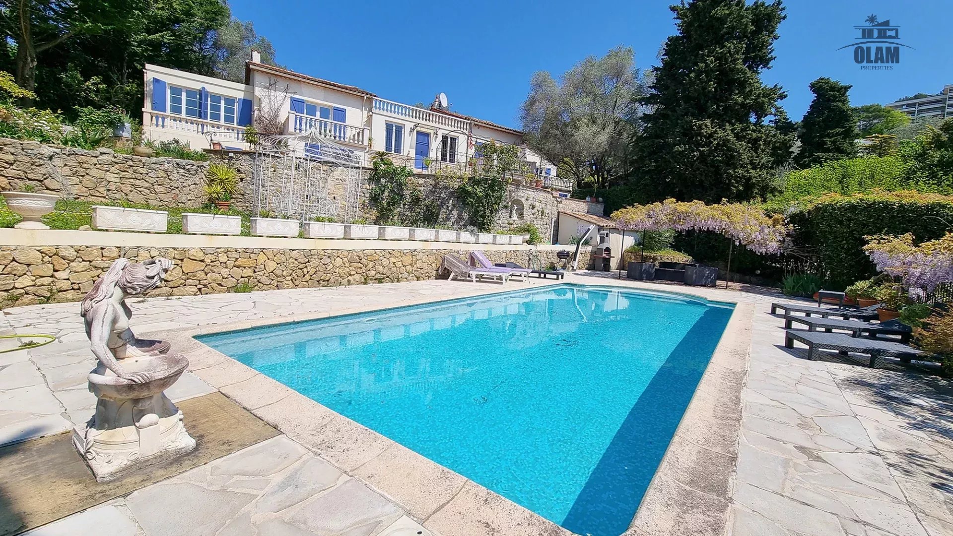 Propriété Familiale Le Cannet: 8 bedrooms, private park, reception rooms, six bedrooms, independent studio