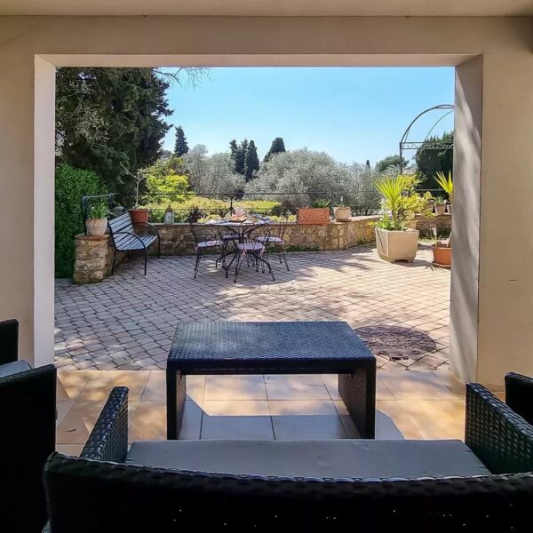 Propriété Familiale Le Cannet: 8 bedrooms, private park, reception rooms, six bedrooms, independent studio