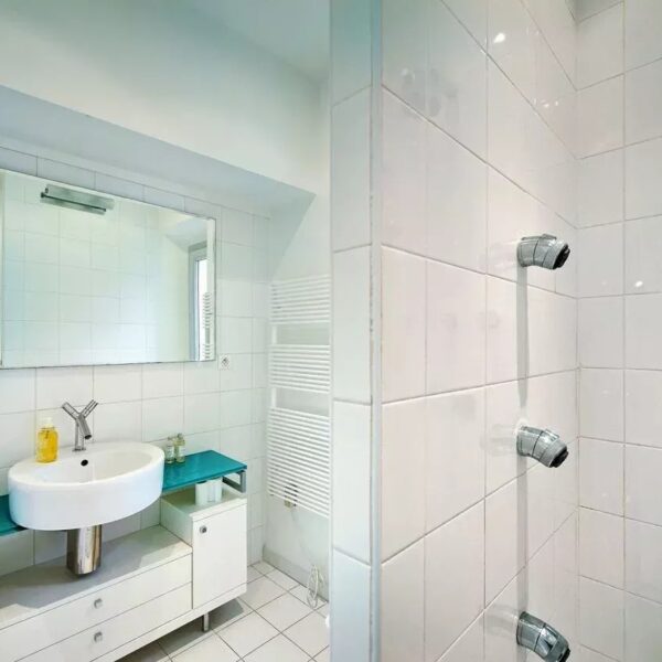 Villa Cannes Montrose : 7 chambres, piscine, ascenseur, style Belle Epoque