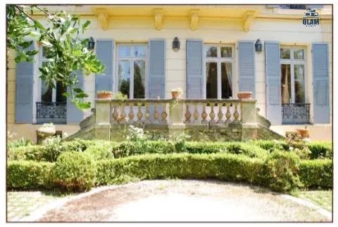Villa Cannes Montrose: 7 bedrooms, swimming pool, elevator, Belle Epoque style