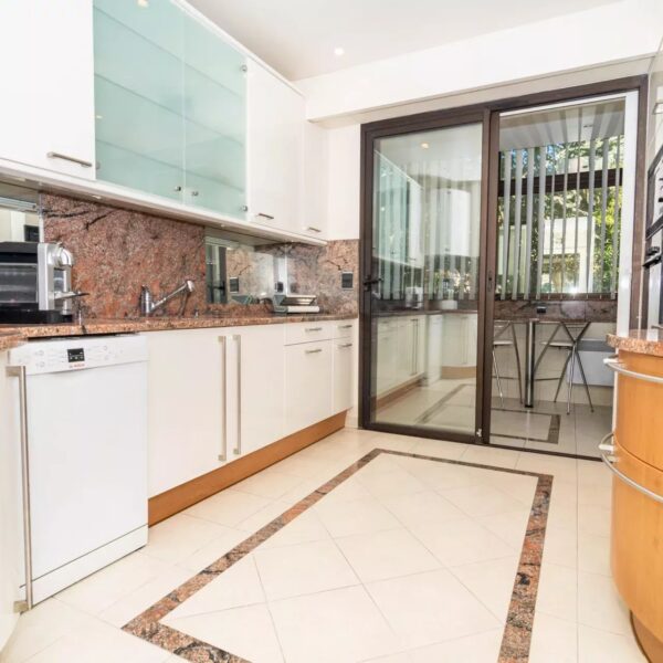 Apartment Cannes Montfleury : stunnig 3 bedrooms, sea view, residence, swimming pool