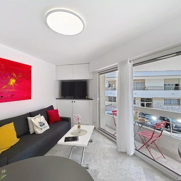 Cannes: 2-room apartment 1076 ft from the beaches