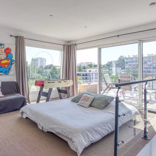 Cannes, quiet 3 bedroom villa with swimming pool