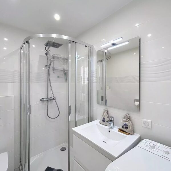 Cannes: 2-room apartment 1076 ft from the beaches