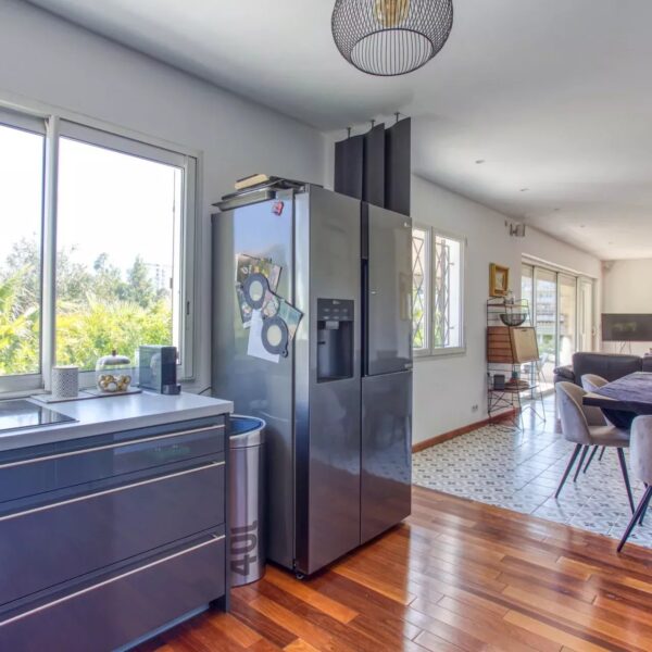 Cannes, quiet 3 bedroom villa with swimming pool