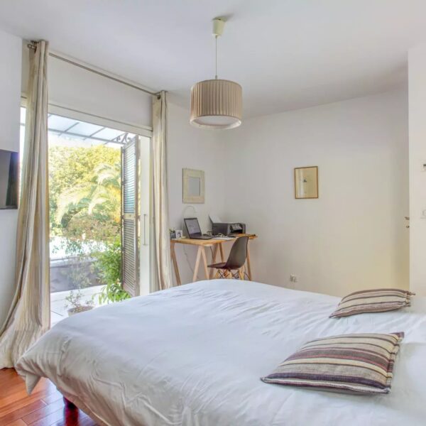 Cannes, quiet 3 bedroom villa with swimming pool