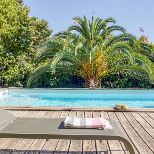 Cannes, quiet 3 bedroom villa with swimming pool