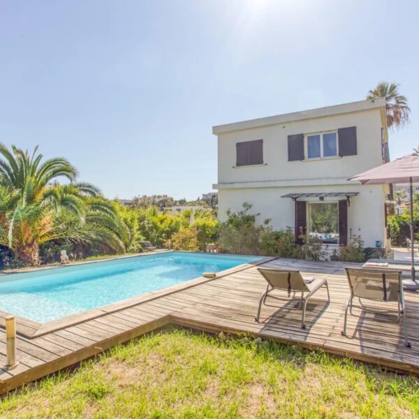 Cannes, quiet 3 bedroom villa with swimming pool