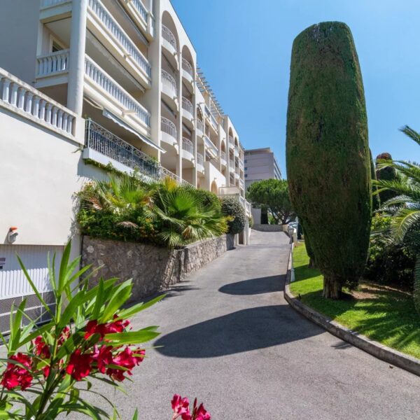 Appartement Cannes Croix des Gardes : cozy 2 pièces, terrasse vue mer panoramique