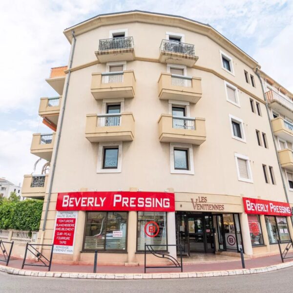 Apartment Cannes Centre : 1-bedroom, balcony, residential parking