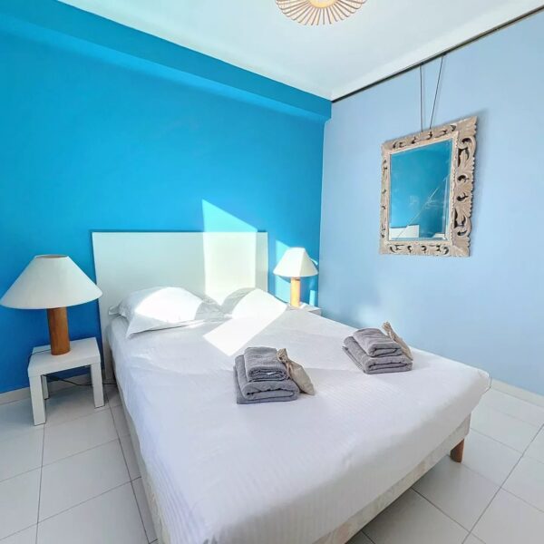 Apartment Cannes Banane : 2-bedrooms, terrace, near Croisette