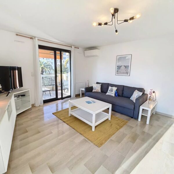 Apartment Cannes Centre : 1-bedroom, balcony, residential parking