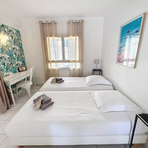 Apartment Cannes Banane : 2-bedrooms, terrace, near Croisette