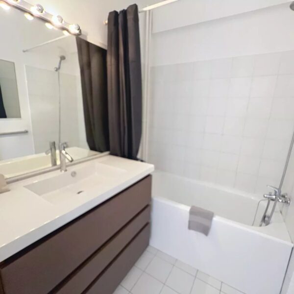 Appartement Cannes Banane : 3 pièces, terrasse, proche Croisette