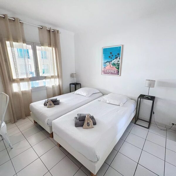 Apartment Cannes Banane : 2-bedrooms, terrace, near Croisette