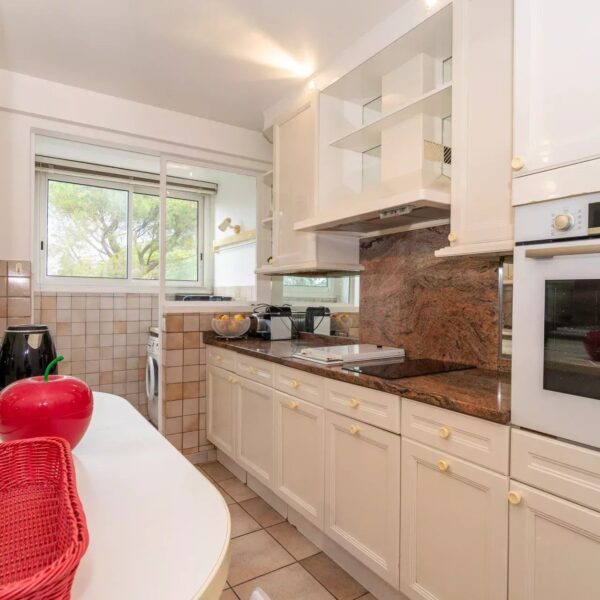 Appartement Cannes Croix des Gardes : splendide 2 pièces, résidence avec piscine, tennis, parc arboré