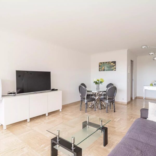 Apartment Cannes Croix des Gardes : splendid 1-bedroom apartment, residence with swimming pool, tennis court, wooded park