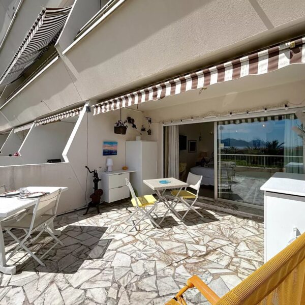 Cannes proche vieux port – studio avec vue mer