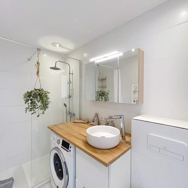 Cannes proche vieux port – studio avec vue mer