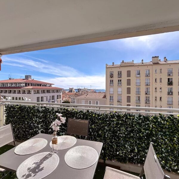 Cannes : très bel appartement au calme en centre ville