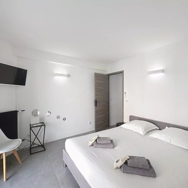 Cannes: very nice, quiet apartment in the city center