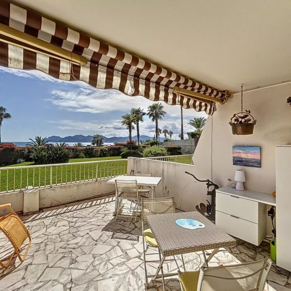 Cannes: near Vieuxld port : Studio with sea view