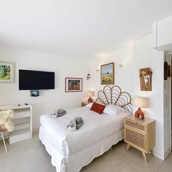 Cannes proche vieux port – studio avec vue mer