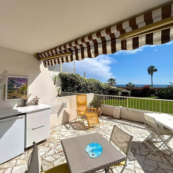 Cannes proche vieux port – studio avec vue mer