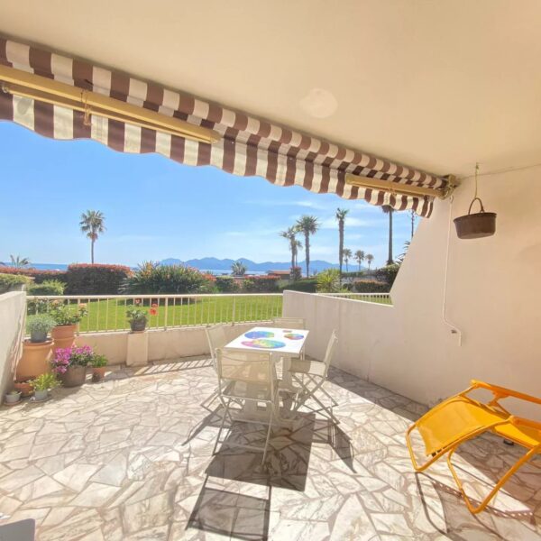 Cannes: near Vieuxld port : Studio with sea view