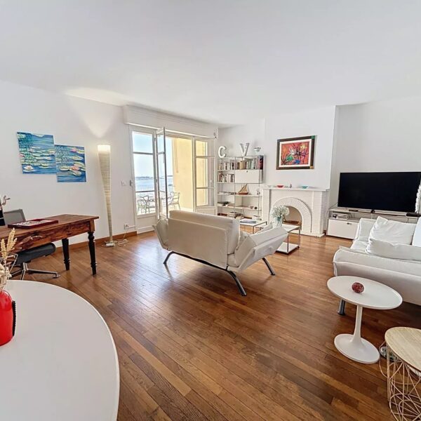 Suquet : Vue mer spectaculaire sur la baie de Cannes