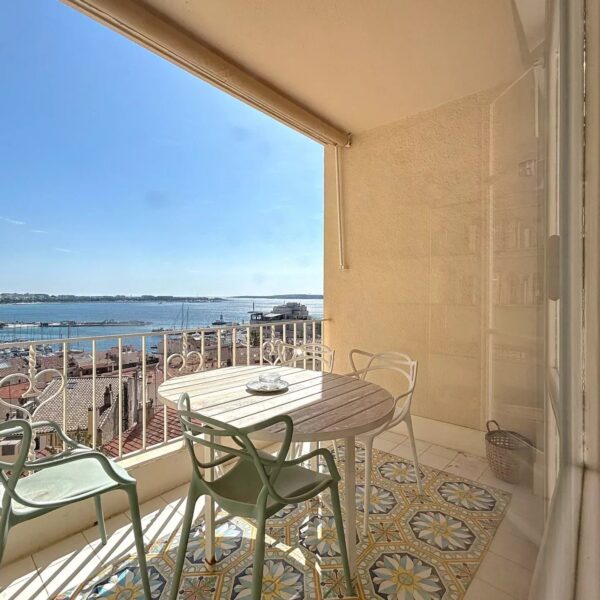 Suquet : Vue mer spectaculaire sur la baie de Cannes