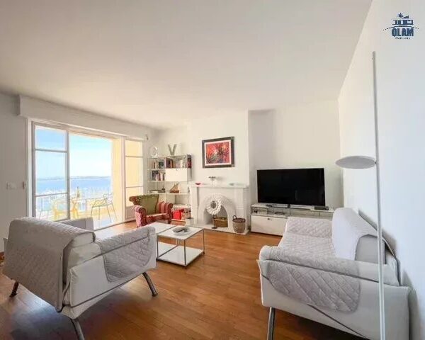 Suquet : Vue mer spectaculaire sur la baie de Cannes