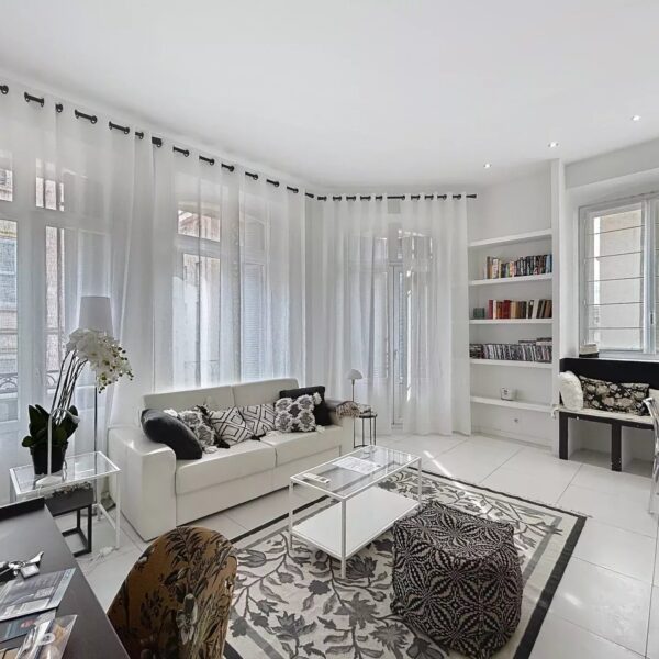 Cannes : très bel appartement au calme en centre ville