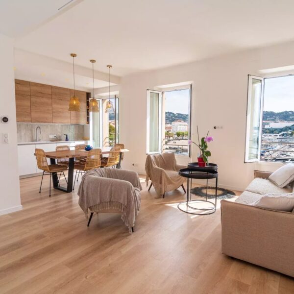 Apartment Cannes Suquet: splendid 2-bedrooms apartment, high floor, panoramic sea view