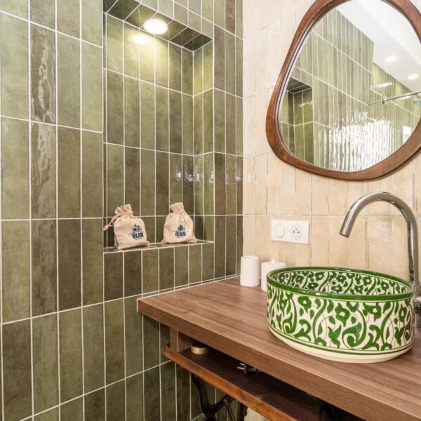 Appartement Cannes Suquet : splendide 3 pièce, étage élevé, vue mer panoramique