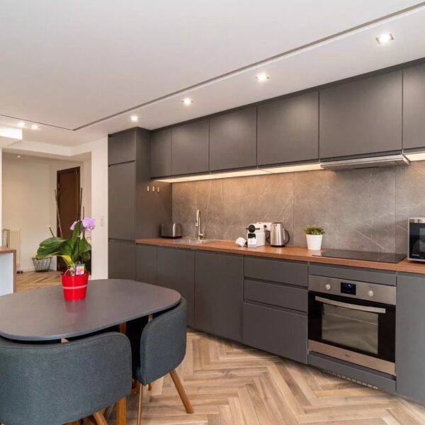 Apartment Cannes Banane: cosy 2-bedrooms apartment with loggia