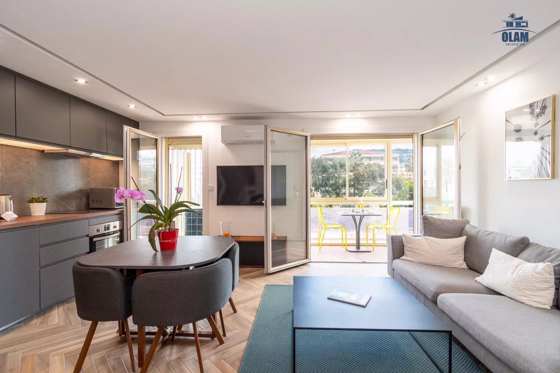 Appartement Cannes Banane : chaleureux 3 pièces avec loggia