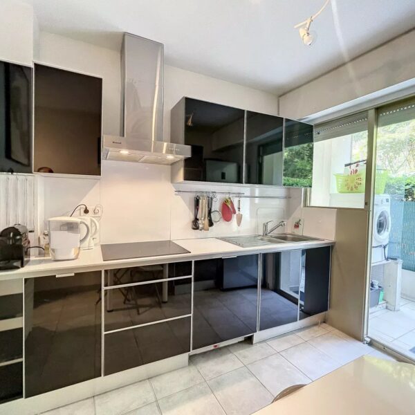 Apartment Cannes Basse Californie: large garden level, residence with swimming pool, parking