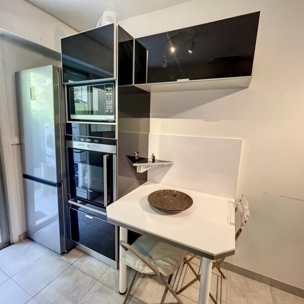 Apartment Cannes Basse Californie: large garden level, residence with swimming pool, parking