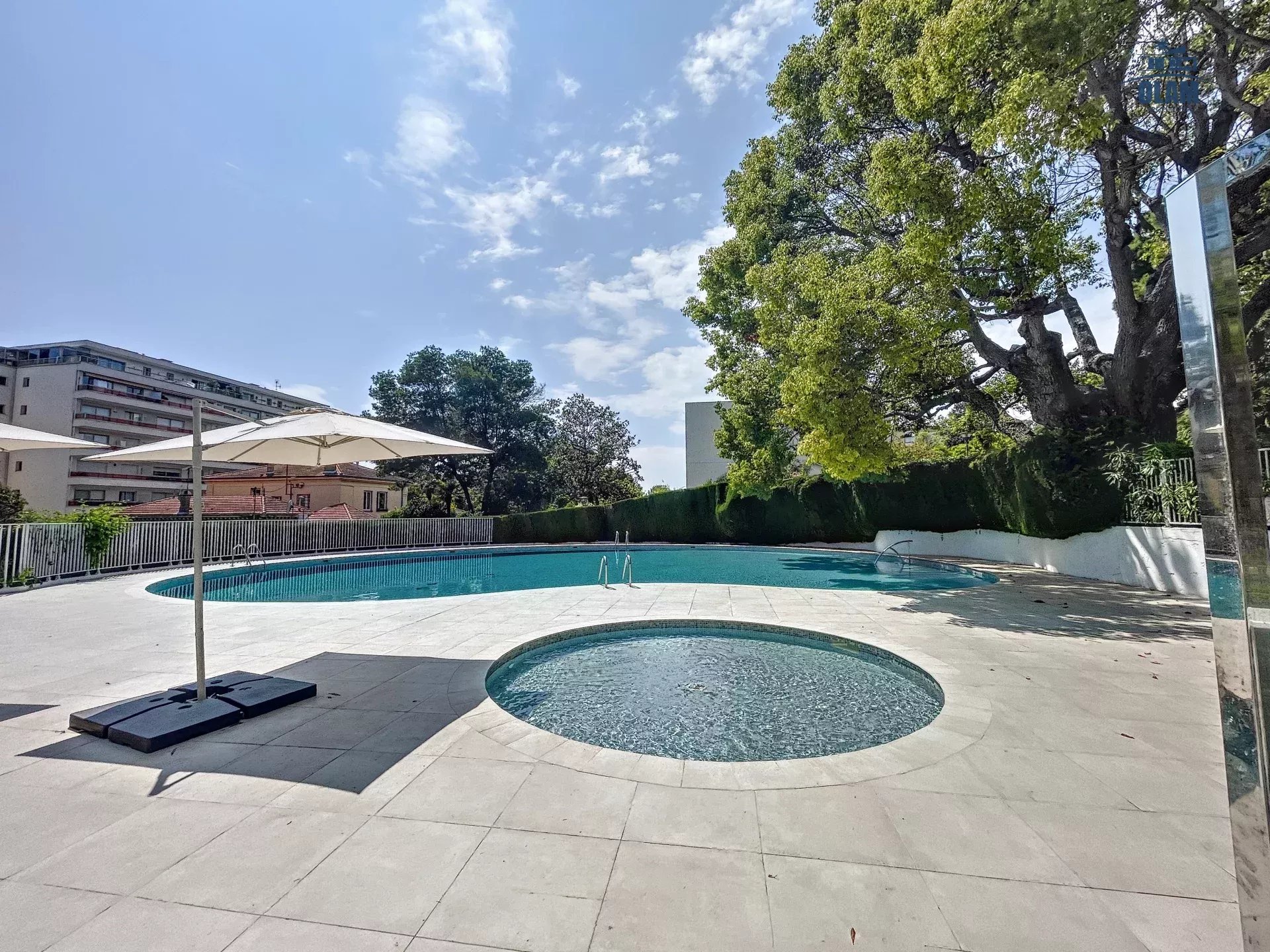 Appartement Cannes Basse Californie : vaste rez-de-jardin, résidence avec piscine, parking
