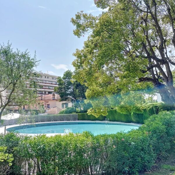 Apartment Cannes Basse Californie: large garden level, residence with swimming pool, parking