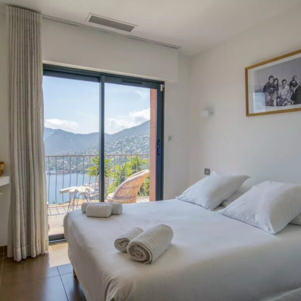 Théoule: 3-bedroom villa with swimming pool and sea view