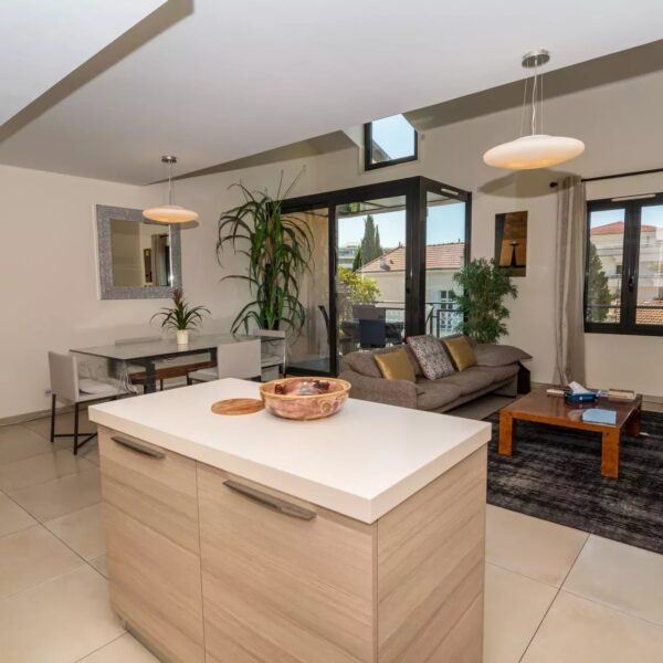 Appartement Cannes Centre : luxueux 4 pièces, résidence standing, emplacement idéal