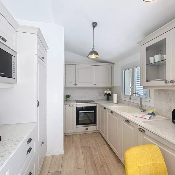 Cannes: Apartment 1 minute from the Palais: 2 bedrooms with terrace