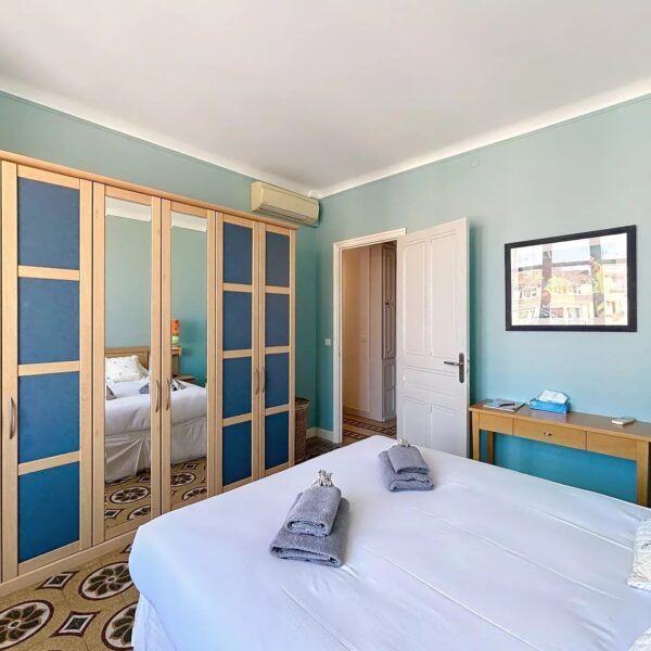 Cannes: Apartment 1 minute from the Palais: 3 bedrooms with terrace