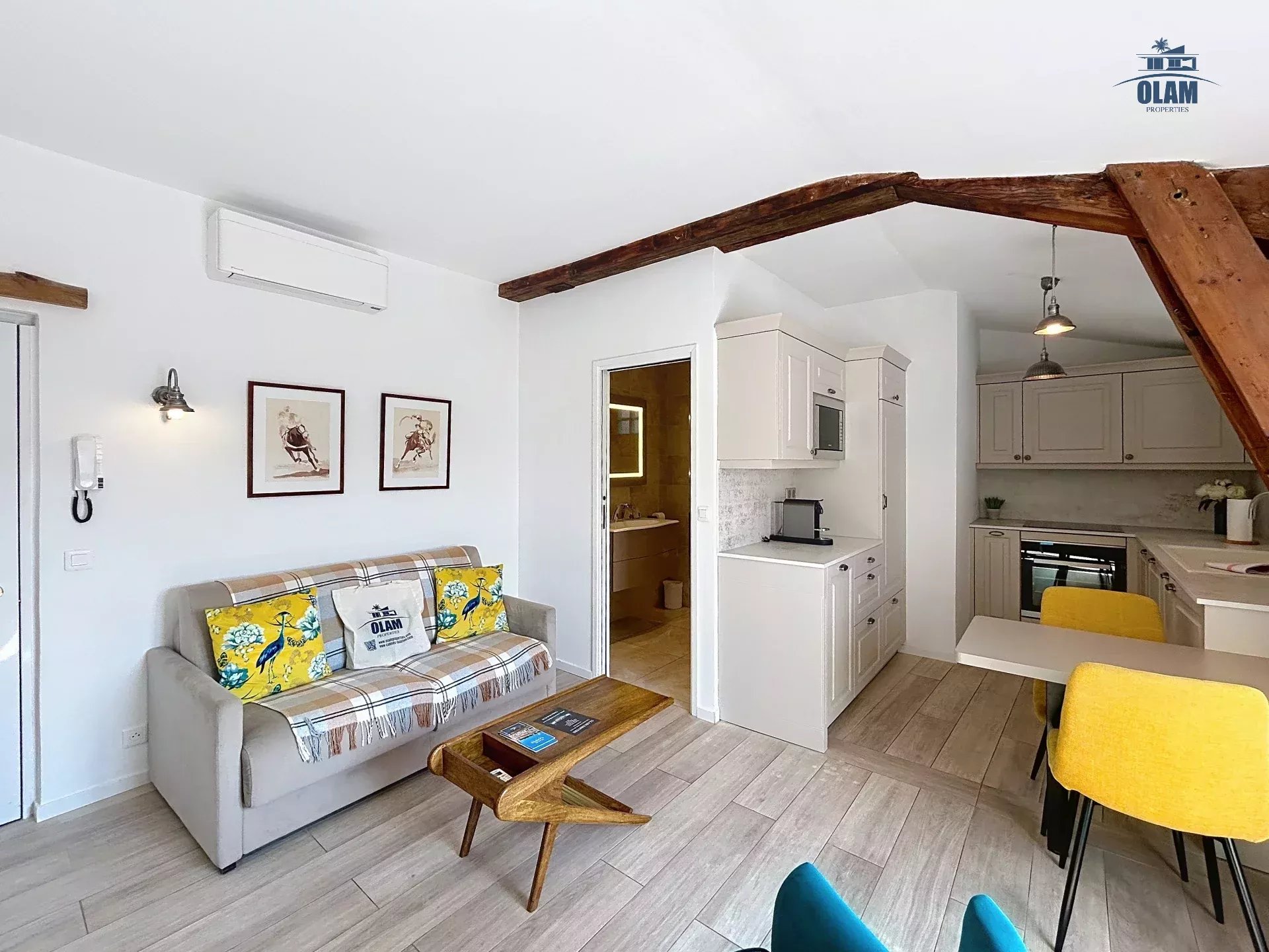 Cannes: Apartment 1 minute from the Palais: 2 bedrooms with terrace