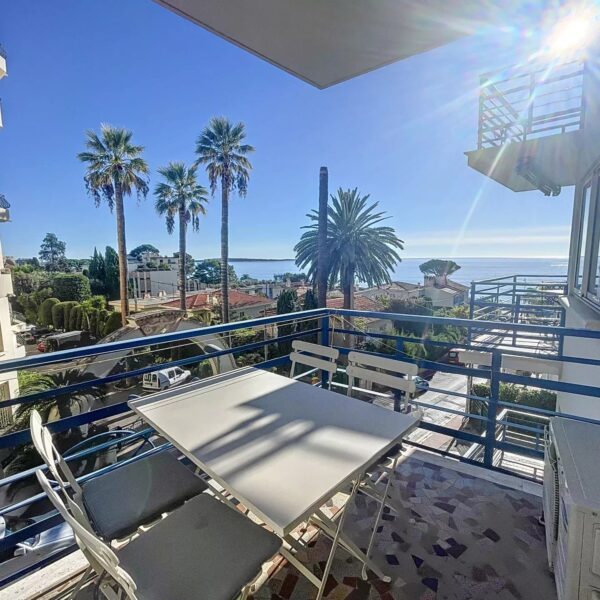 Appartement Cannes bas Croix des Gardes : 2 pièces charmant, 31m2, vue mer, proche plage