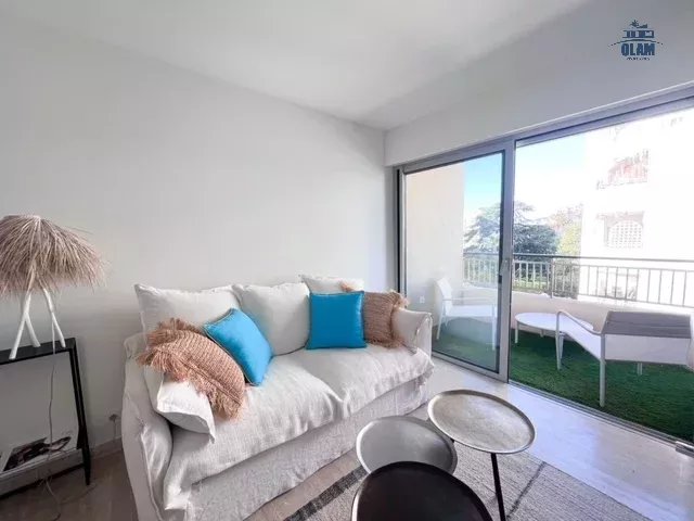 Cannes: charming studio in a secure residence 200m from the beaches